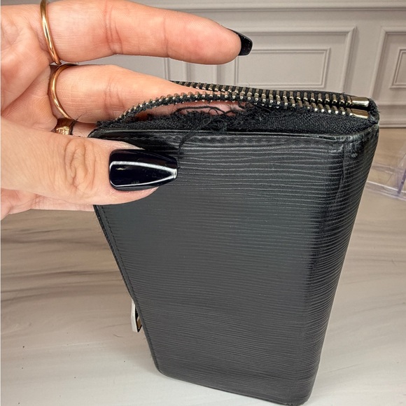Louis Vuitton Epi Black Zippy Long Wallet – Project Piece – Authentic - Picture 12 of 12